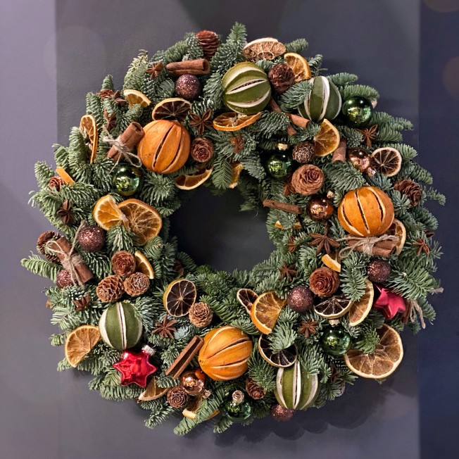 New Year's wreath from live needles №16